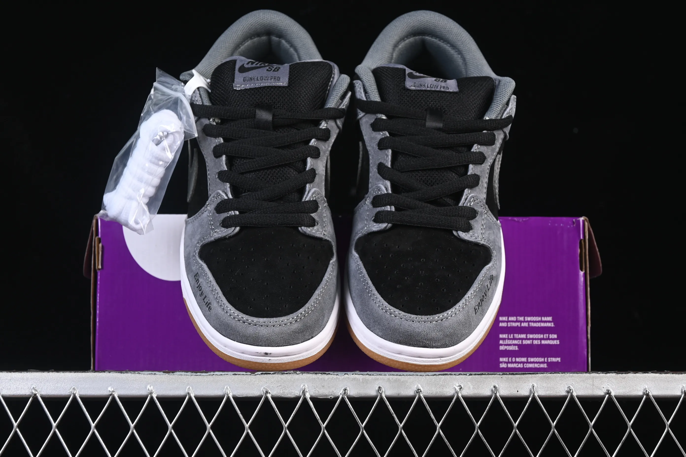 All Categories Nk SB Dunk Series Nk SB Dunk Low Low-top sneakers Nike SB Dunk Low Gray raw rubber SB low-top casual sneakers HF3063-001
